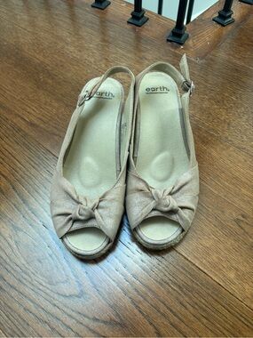 Earth Tan Knotted Peep-Toe Slingback Wedges